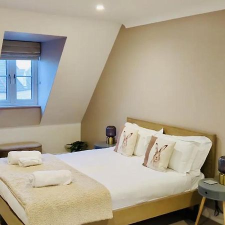 Modern Town House In Cotswolds - 3 Double Bedrooms Witney Extérieur photo