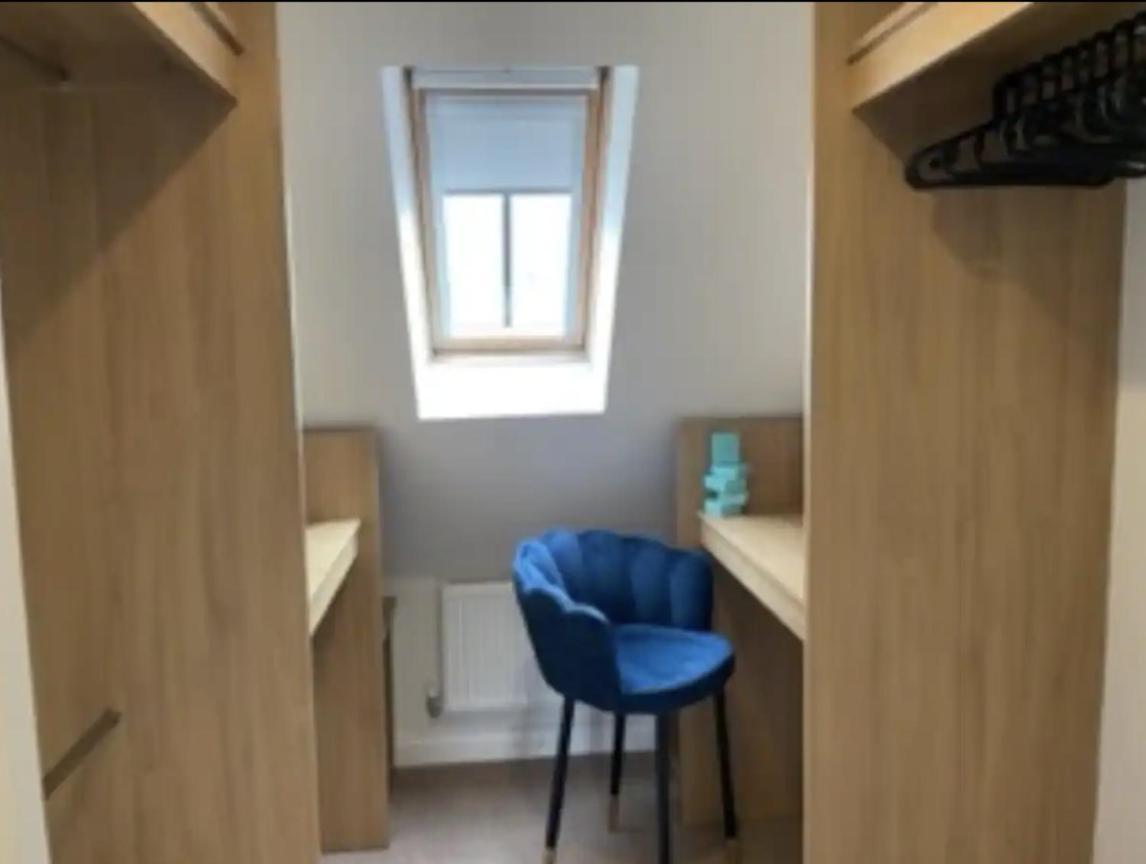 Modern Town House In Cotswolds - 3 Double Bedrooms Witney Extérieur photo